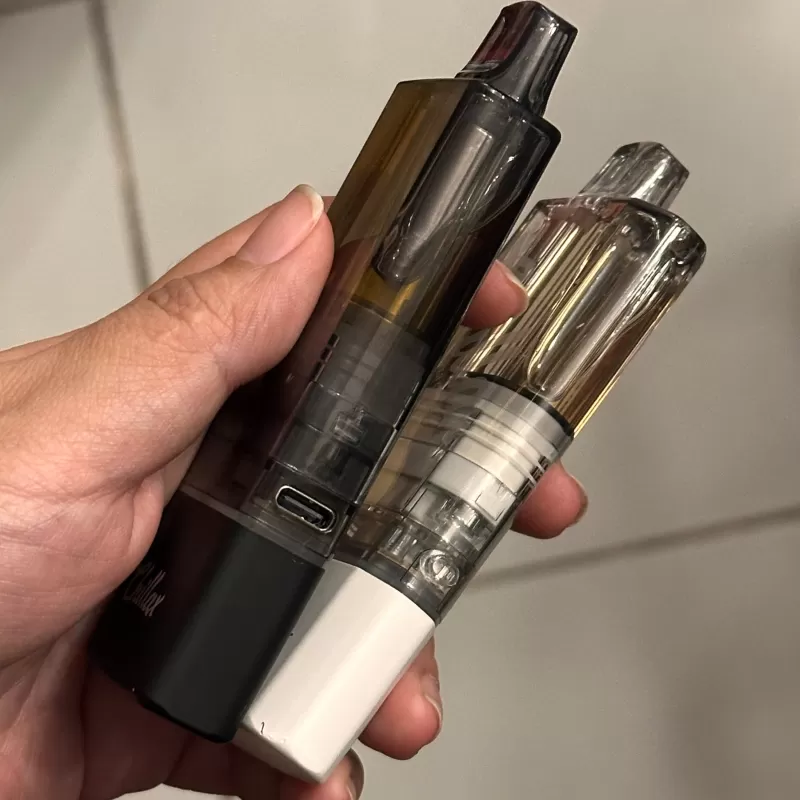 Chillax Infinite 25k puffs Pre-filled Pod - Island Bliss - strawberry banana (pod+battery pink) - Image 2